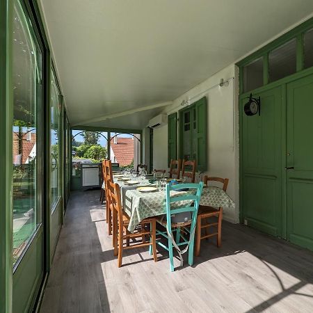 Maison Des Annees 30 - Vic-Sur-Cere - 14 Personnes Exterior photo